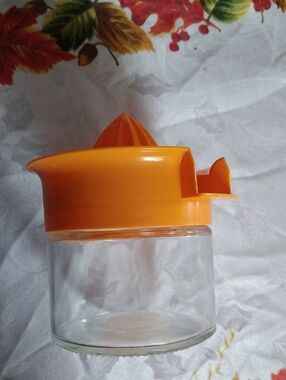 Mainstay Orange Citrus Juice Reamer with Clear Glass Container